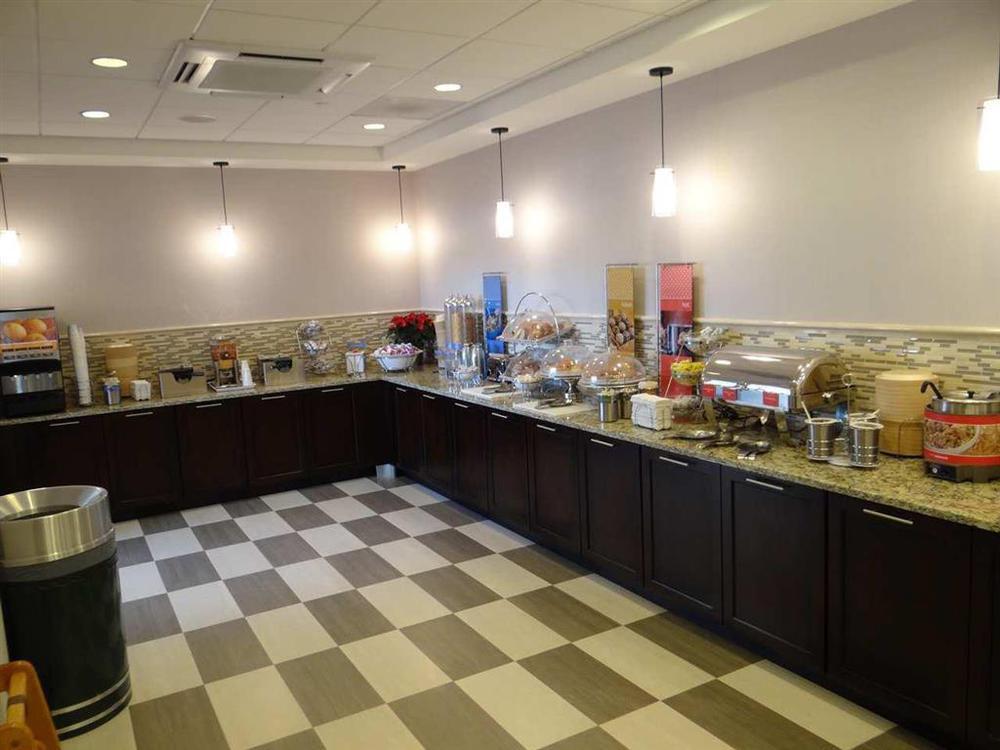 Hampton Inn Carlstadt At The Meadowlands Restoran gambar